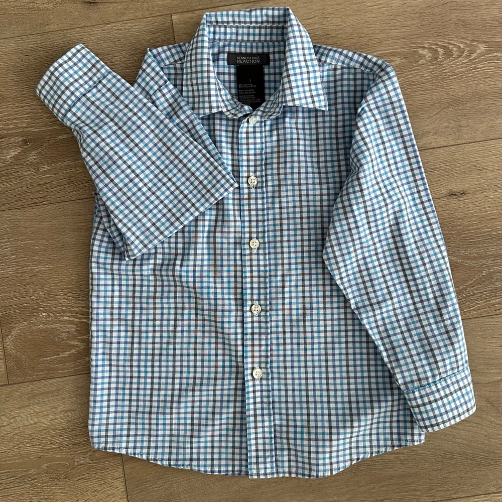 Kenneth Cole Reaction Blue and White Button Down Shirt